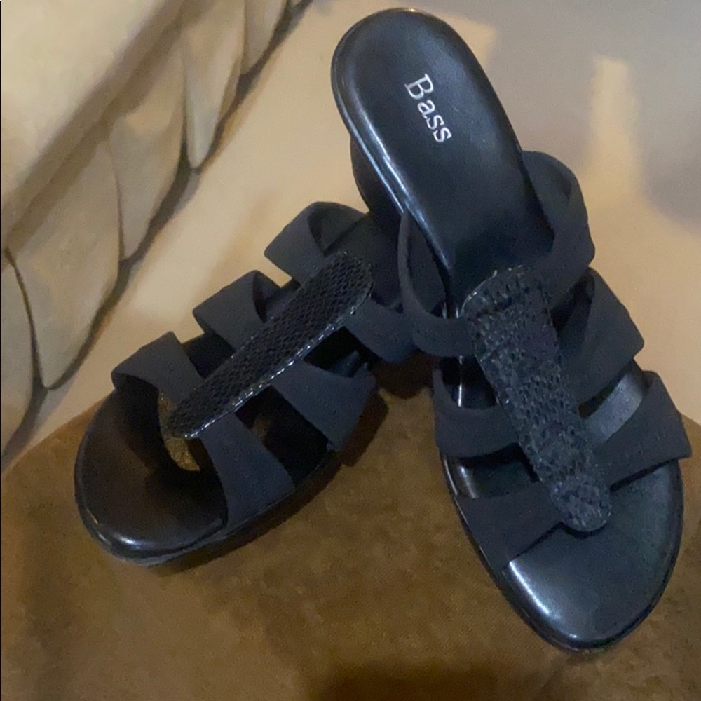 Bass wedge heel sandals